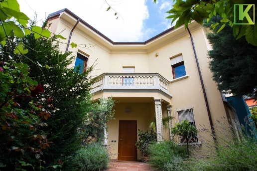 casa indipendente in vendita a Gallarate