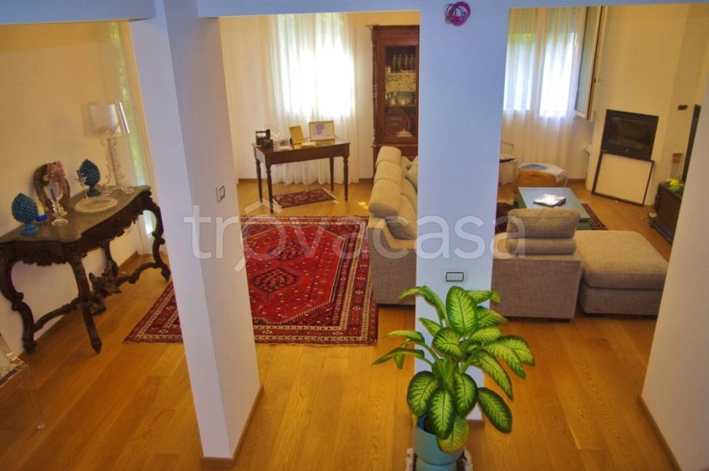 casa indipendente in vendita a Gallarate