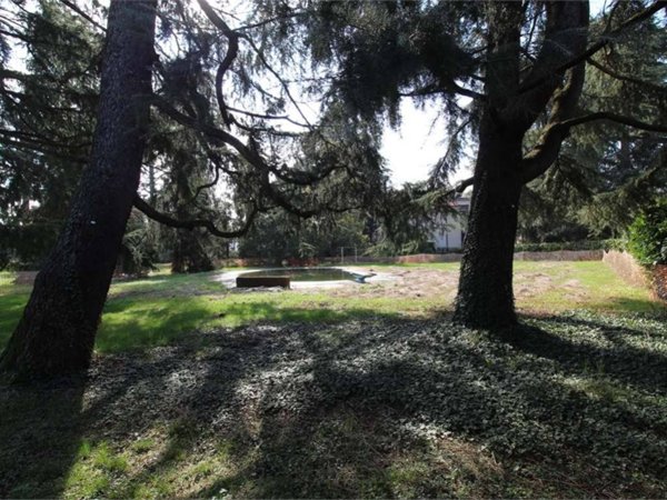terreno edificabile in vendita a Gallarate in zona Sciarè