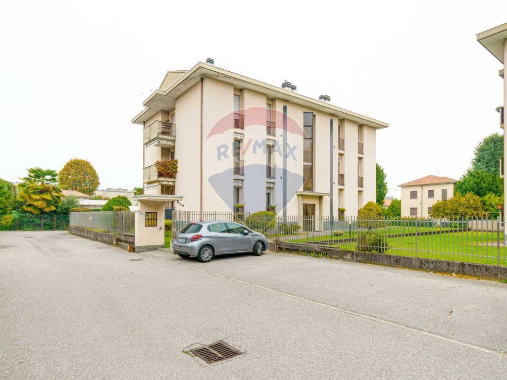 appartamento in vendita a Gallarate in zona Ronchi