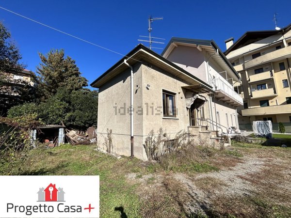 casa indipendente in vendita a Gallarate