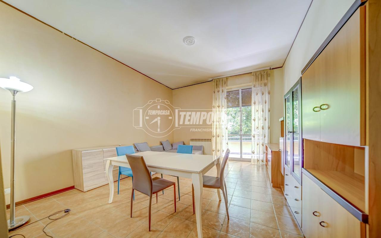 appartamento in vendita a Gallarate in zona Crenna