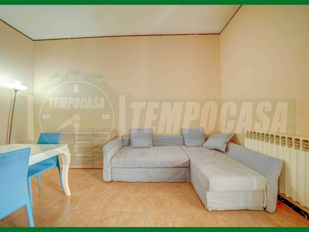 appartamento in vendita a Gallarate in zona Crenna