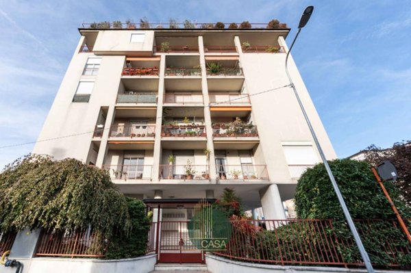appartamento in vendita a Gallarate in zona Arnate