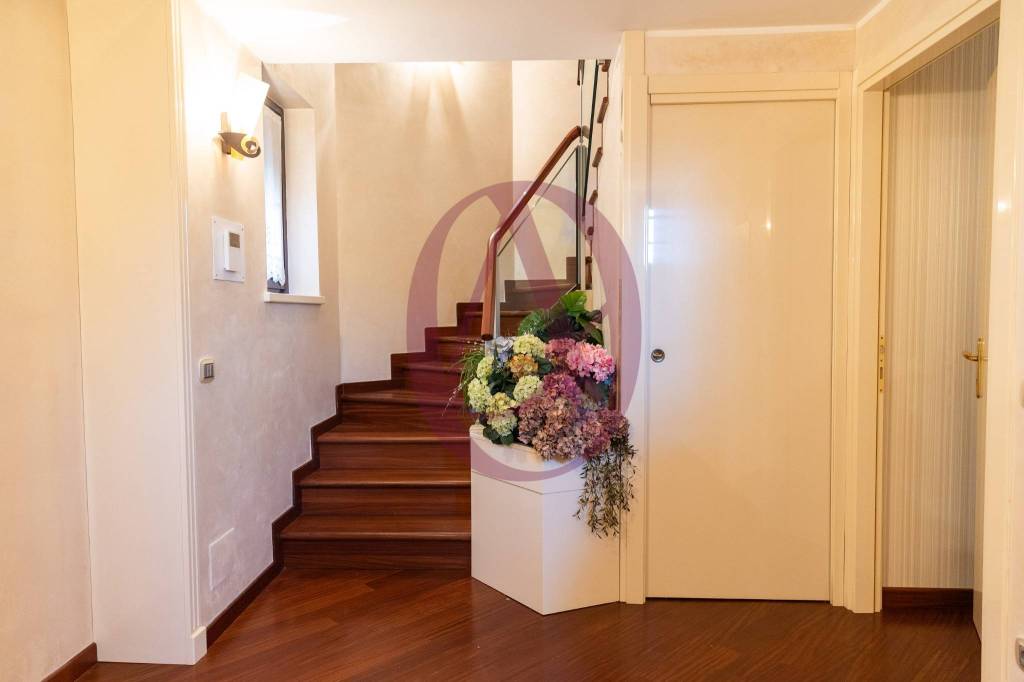 casa indipendente in vendita a Gallarate in zona Ronchi