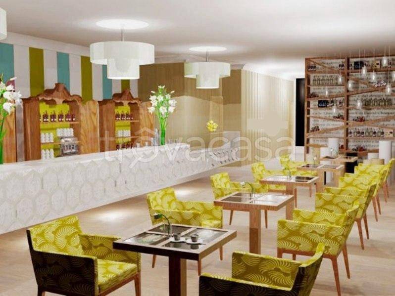 negozio in vendita a Gallarate in zona Arnate