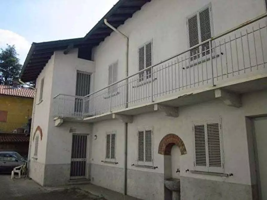 casa indipendente in vendita a Gallarate in zona Crenna