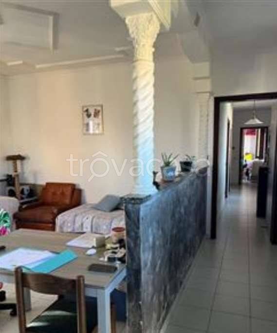 appartamento in vendita a Gallarate in zona Arnate