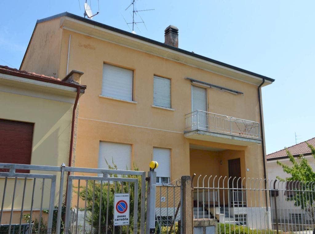 casa indipendente in vendita a Gallarate