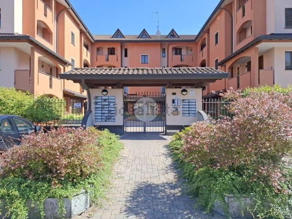 appartamento in vendita a Gallarate in zona Cascinetta