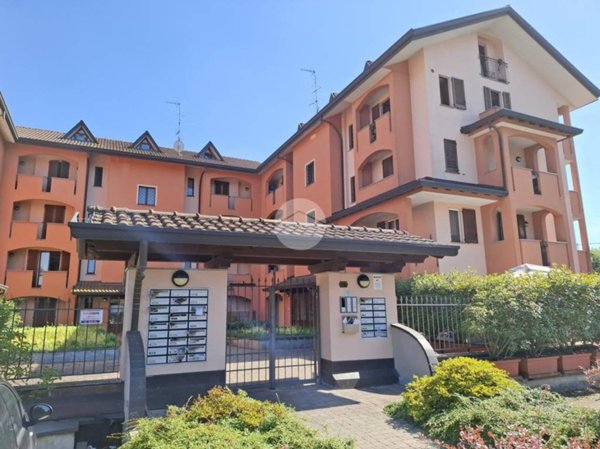 appartamento in vendita a Gallarate in zona Cascinetta