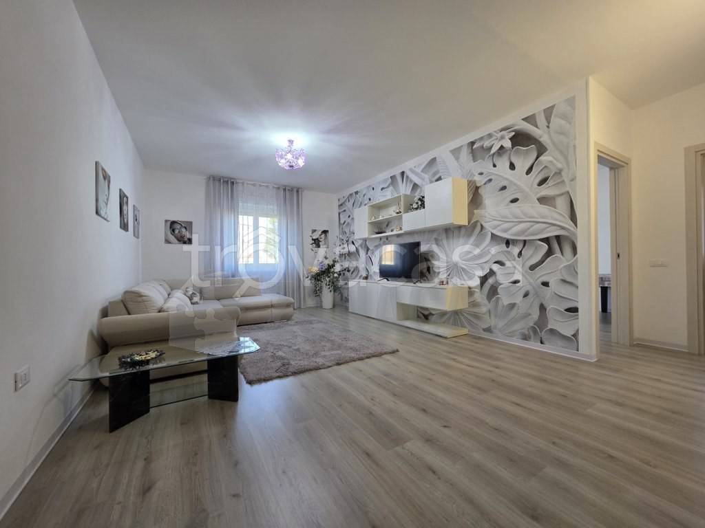 appartamento in vendita a Gallarate in zona Arnate