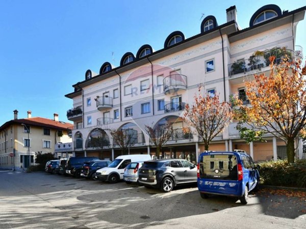 appartamento in vendita a Gallarate in zona Crenna