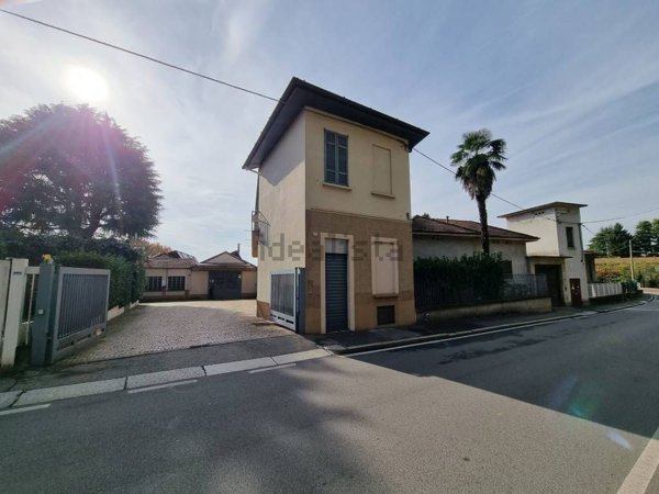 capannone in vendita a Gallarate in zona Crenna