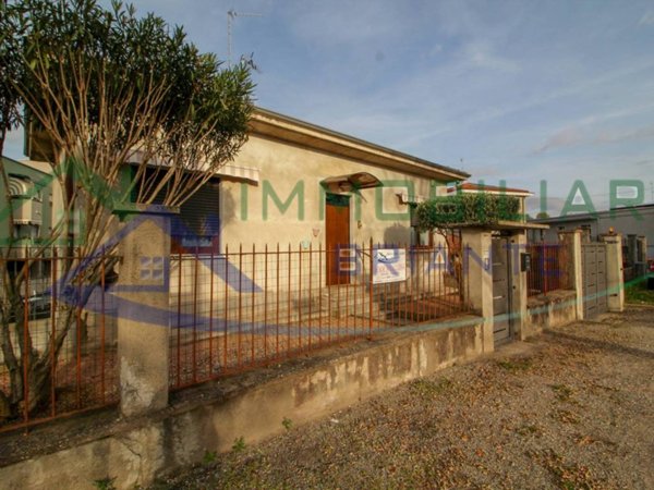 casa indipendente in vendita a Gallarate in zona Ronchi