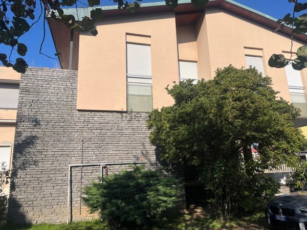 casa indipendente in vendita a Gallarate