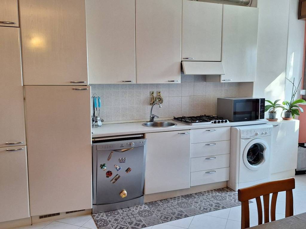 appartamento in vendita a Gallarate in zona Arnate