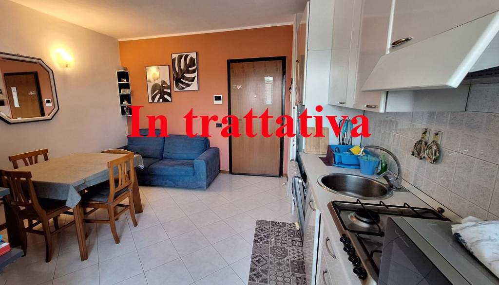 appartamento in vendita a Gallarate in zona Arnate