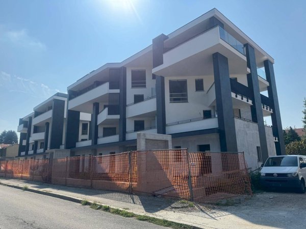 appartamento in vendita a Gallarate in zona Sciarè