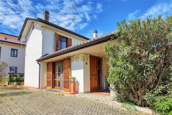 casa indipendente in vendita a Gallarate