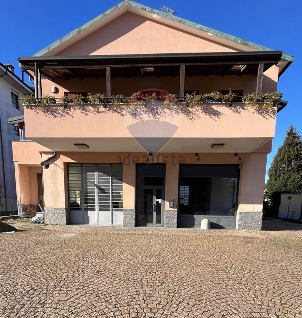 locale commerciale in vendita a Gallarate