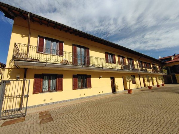appartamento in vendita a Gallarate in zona Crenna