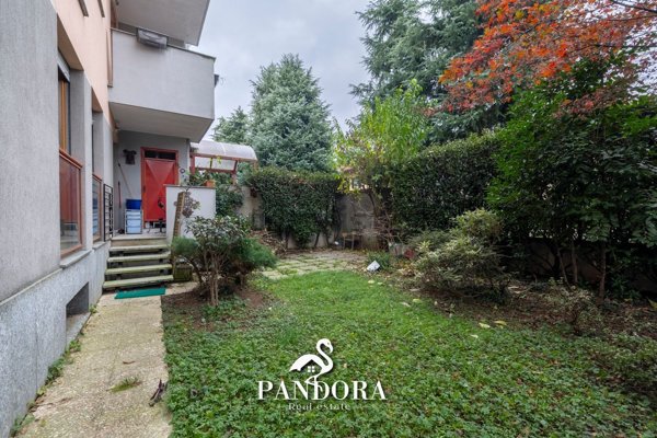 appartamento in vendita a Gallarate in zona Arnate
