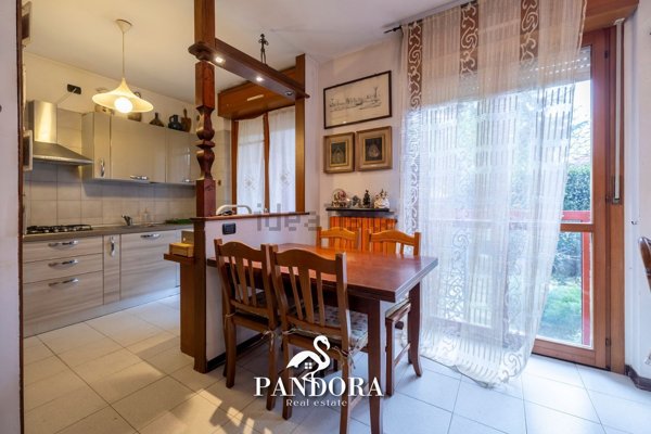 appartamento in vendita a Gallarate in zona Arnate