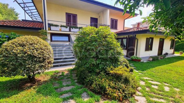 casa indipendente in vendita a Gallarate in zona Ronchi