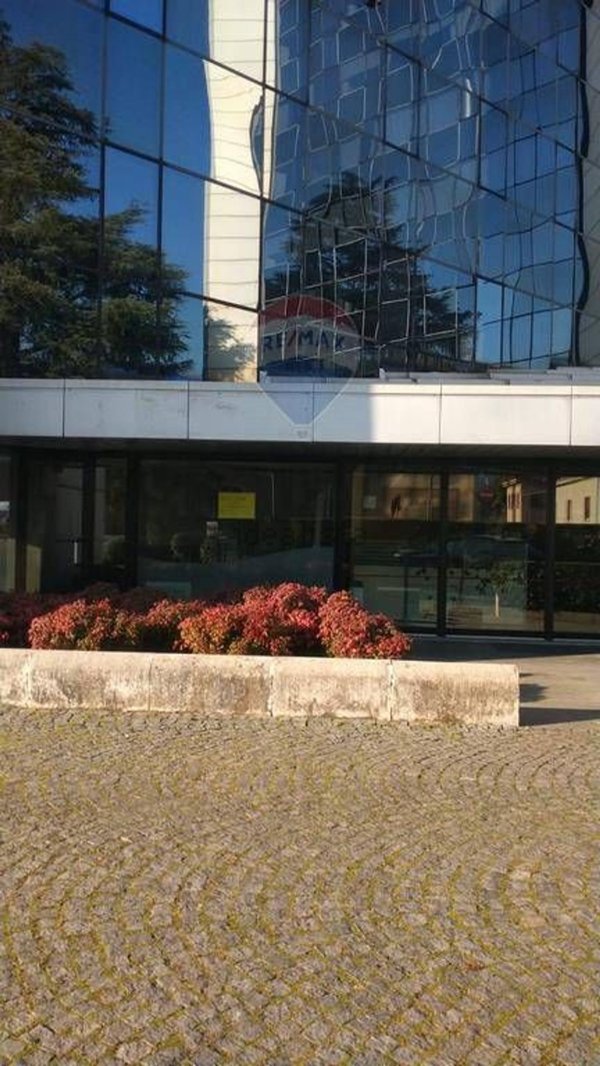 locale commerciale in vendita a Gallarate