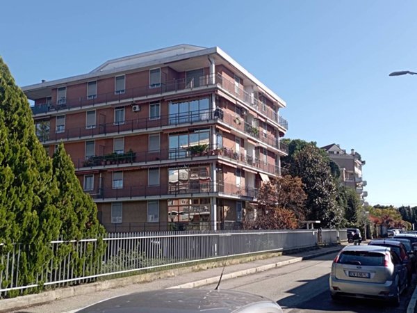 appartamento in vendita a Gallarate in zona Sciarè