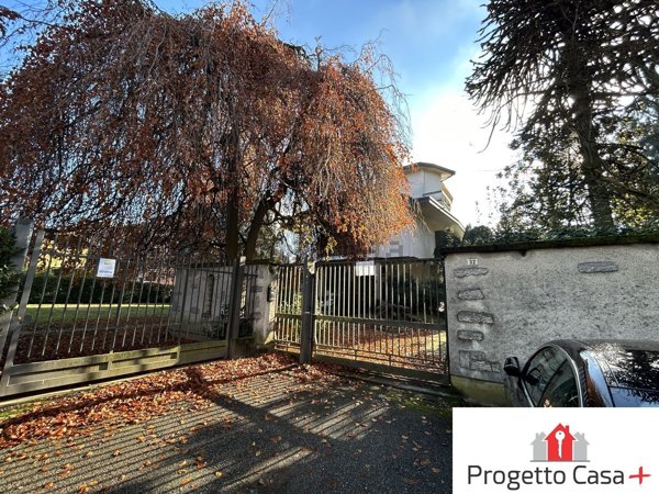 casa indipendente in vendita a Gallarate