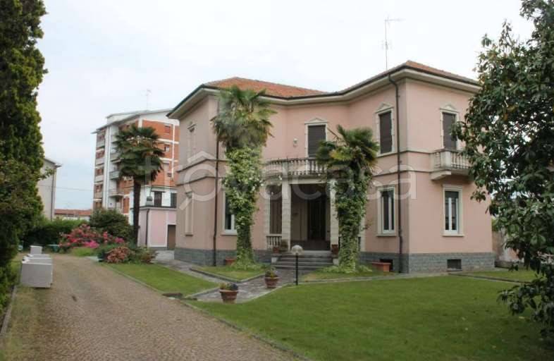 casa indipendente in vendita a Gallarate