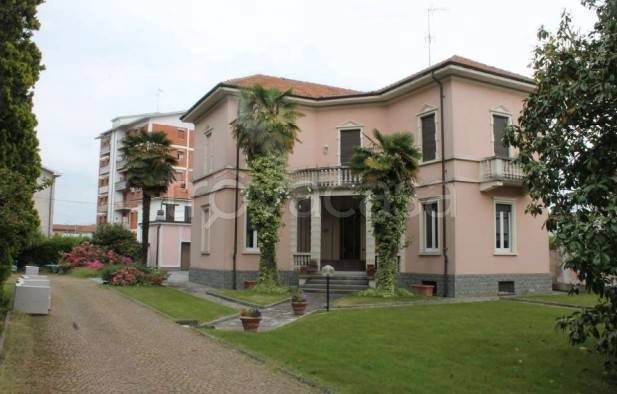 casa indipendente in vendita a Gallarate