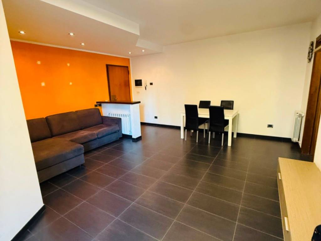 appartamento in vendita a Gallarate in zona Crenna