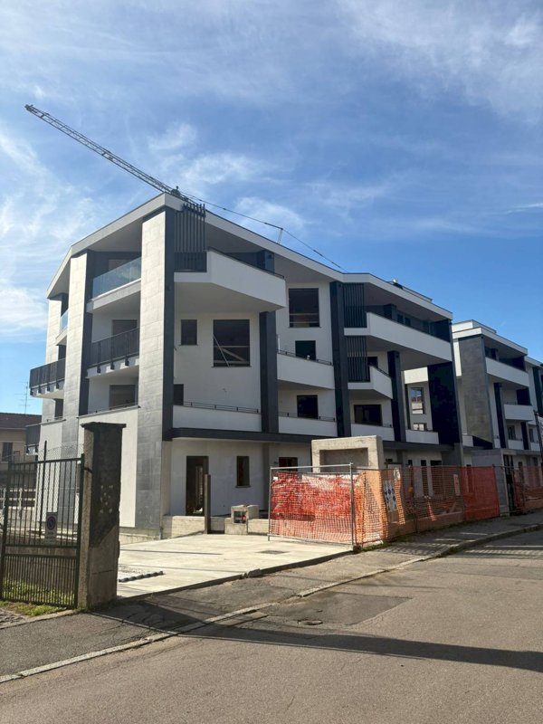 appartamento in vendita a Gallarate in zona Sciarè