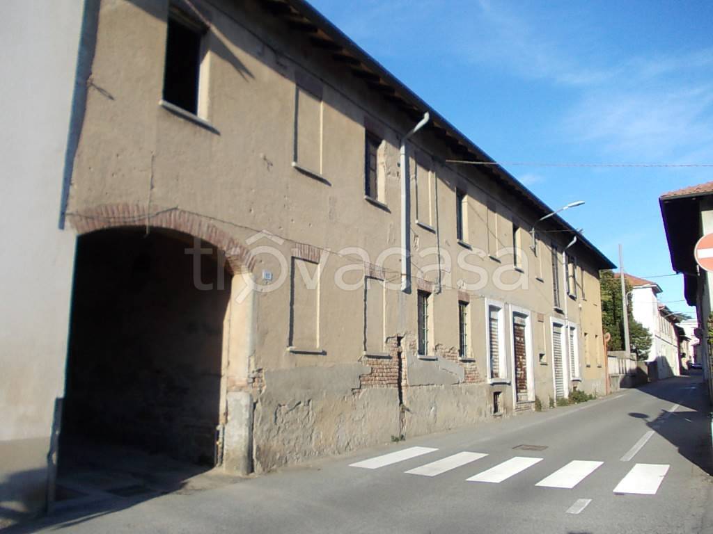 casa indipendente in vendita a Gallarate in zona Crenna
