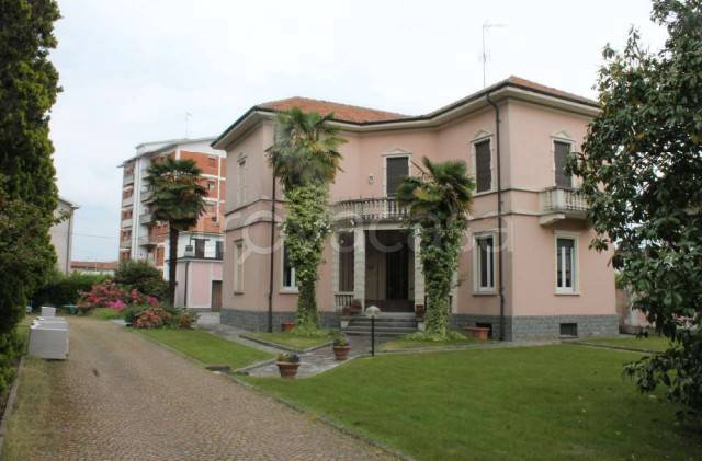 casa indipendente in vendita a Gallarate