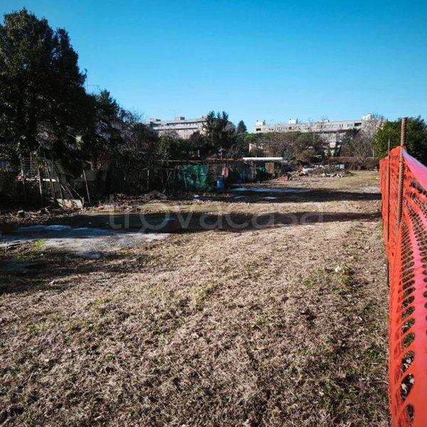 terreno edificabile in vendita a Gallarate in zona Cascinetta