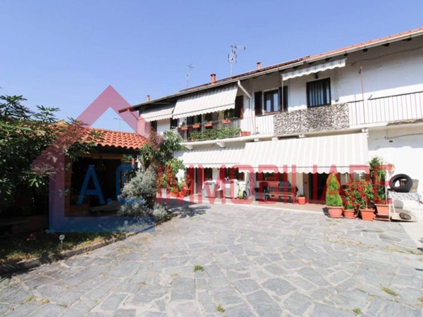 appartamento in vendita a Gallarate in zona Arnate