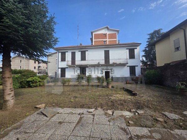 casa indipendente in vendita a Gallarate