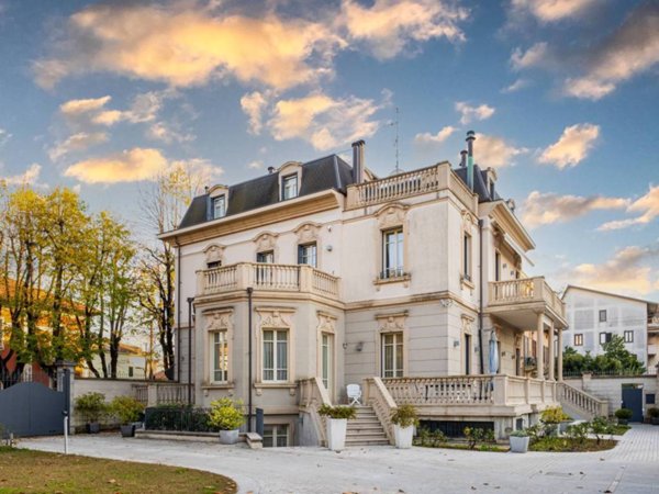 villa in vendita a Gallarate