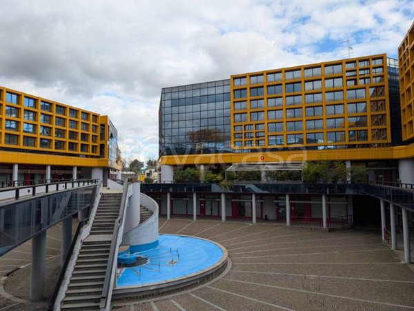 ufficio in vendita a Gallarate in zona Cascinetta