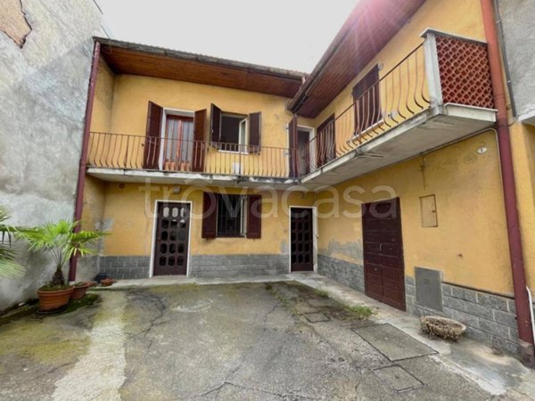 appartamento in vendita a Gallarate in zona Arnate