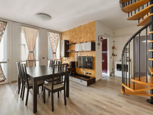 appartamento in vendita a Gallarate in zona Madonna in Campagna