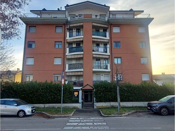 appartamento in vendita a Gallarate in zona Madonna in Campagna