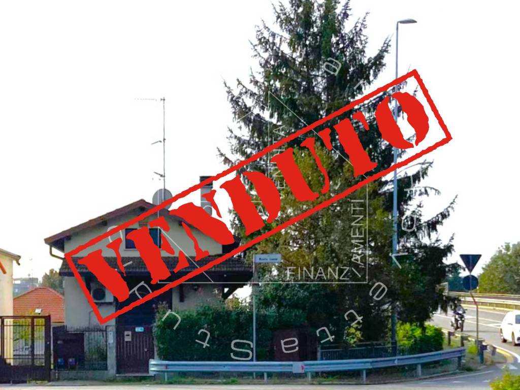casa indipendente in vendita a Gallarate in zona Ronchi