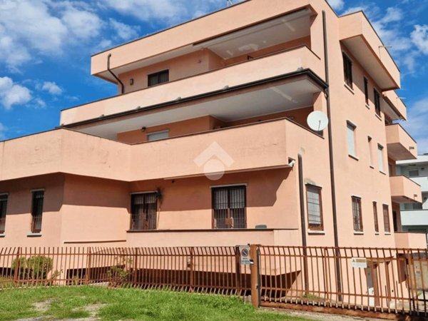 appartamento in vendita a Gallarate in zona Arnate