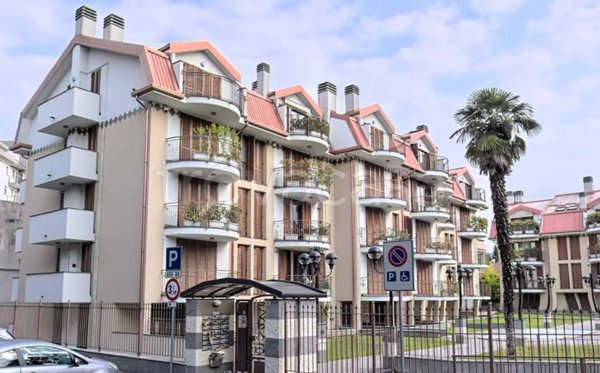 appartamento in vendita a Gallarate in zona Sciarè