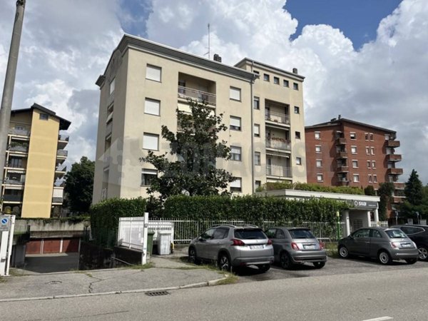 casa indipendente in vendita a Gallarate in zona Madonna in Campagna